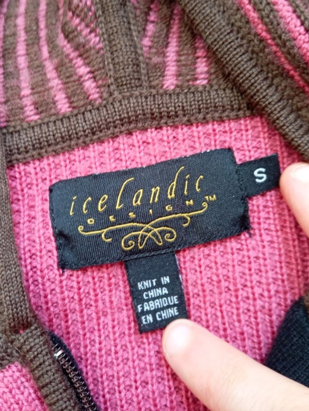 Icelandic Design pink wool floral embroidered hooded quarter zip sweater - Picture 7 of 8